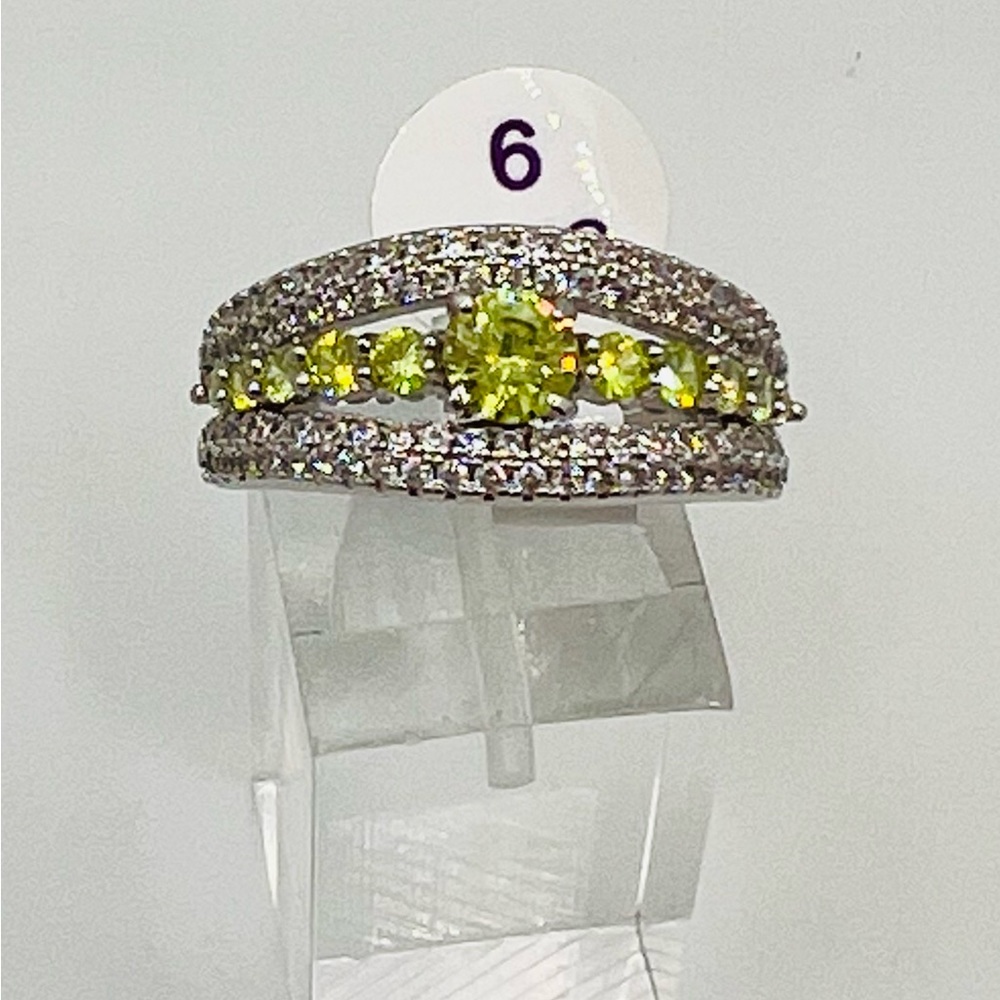 NWT RETRO BOMB PARTY RING LIME GREEN PERIDOT BAND RBP2408 SIZE 9